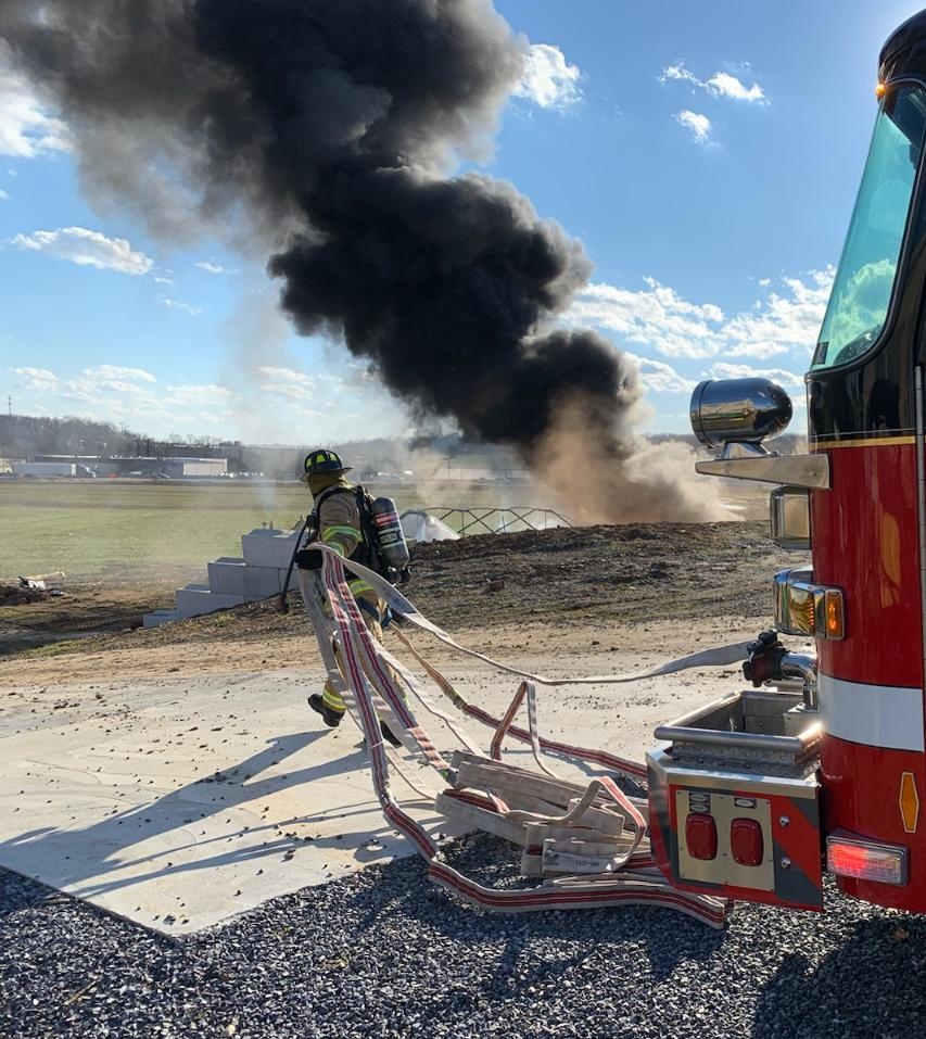 EP23FC's tweet photo. Just after 1400hrs, the #23house and neighboring departments were alerted for an outbuilding in the 2300blk of Leabrook Rd. Chief 23 arrived with a working fire and no exposures. Photo courtesy of @TowerCompany67 https://t.co/jGon7Ts15R
