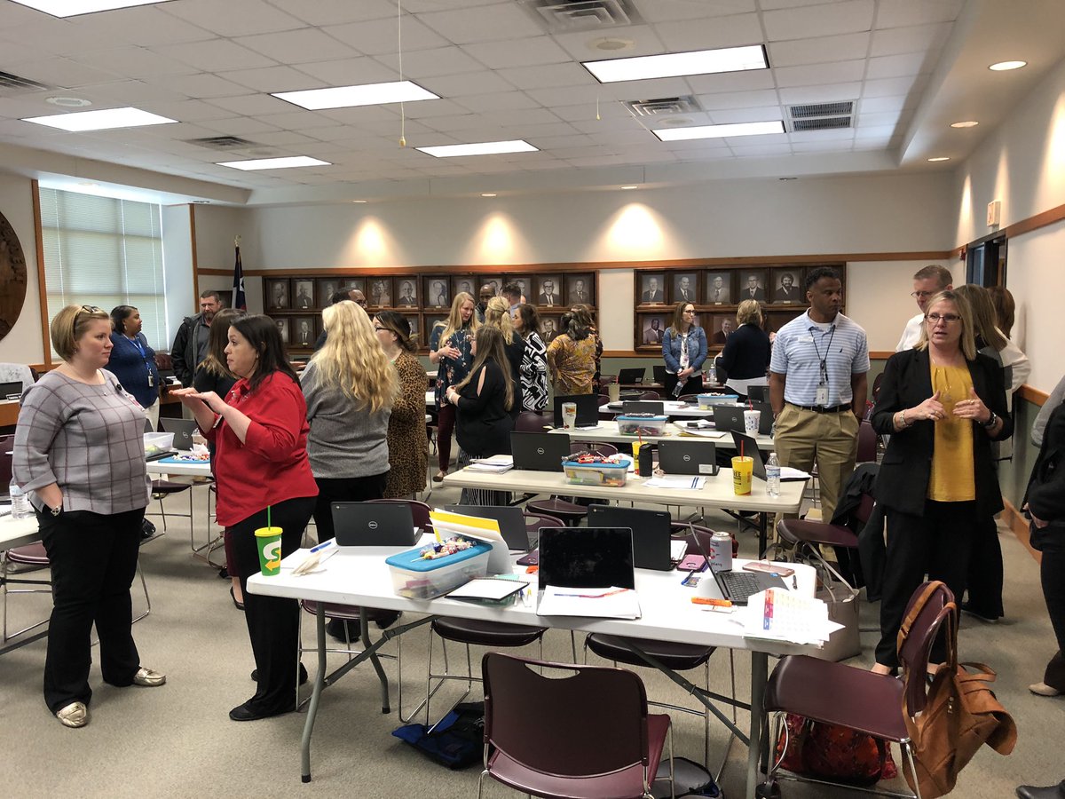 wnlabay's tweet photo. @ClevelandISDTX rockin through @lead4ward data optics to kick off 2020! https://t.co/6LKBwubPd1