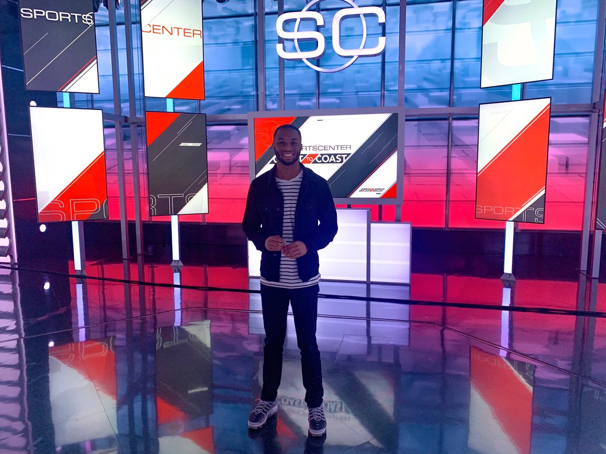 Amari_4's tweet image. I’m officially a cast member (employee) of the The Walt Disney Company! Day one in the books! #StudioOperator #espn
