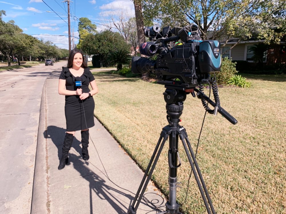 Anayeli Ruiz Khou On Twitter Hi Friends I Ve Got Some News I Ve Joined The Cbs Station In Houston Chicago Was An Amazing Experience Now I Couldn T Be Happier To Be Reporting