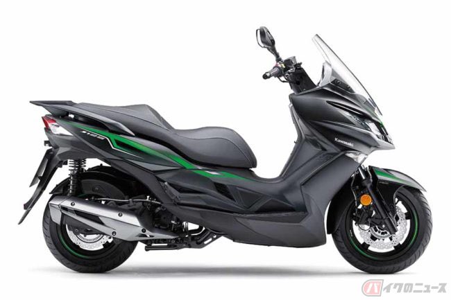 PutiMotor's tweet photo. 欧州カワサキが、125ccスクーター「J125」の2020年モデルを発表❗️
スーパースポーツモデル譲りの精鋭な外観で、ワンランク上のクラスのボディサイズ。
プリロードを5段階調整できるリアサスペンション、フロント260mm/リア240mmのブレーキディスク、ABSなどを採用😲
https://t.co/AlGBgsCvVu https://t.co/oSW4iff2ZC