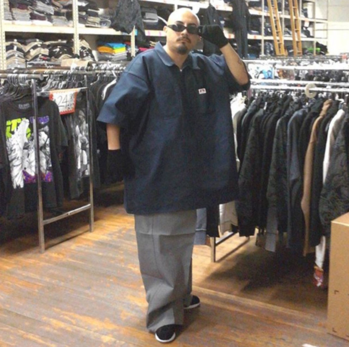 Comeoutsidefoo_'s tweet image. How am i supposed to keep a girl when u got foos like this walking around