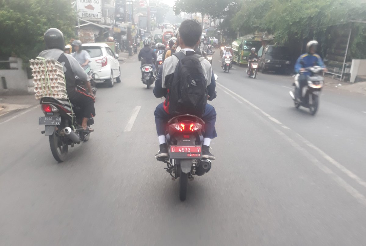 Prayugo150787's tweet photo. @BKNgoid Senin 06-01-2020
Harapan besar adalah taat membayar pajak &amp; patuhi milenial safety road https://t.co/mDHy39TQ3s