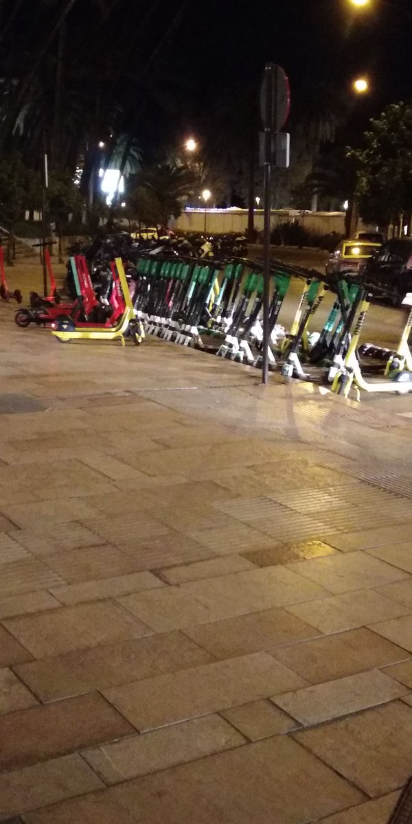BikkoApp's tweet photo. Por cierto Bikkers, os deseamos #FelizAñoBikko , sabemos que llegamos un poco tarde pero hemos estado de viaje espiando a la competencia del #TransporteSostenible #Equx https://t.co/1sBGwUbc6A