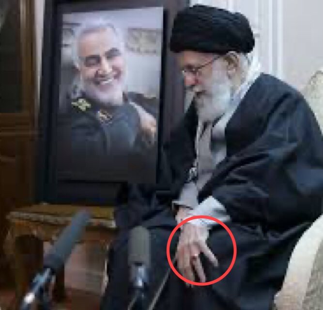 foryou1445's tweet photo. @ikhamenei_ar يا علج عرفنا شكل الخاتم 😊 https://t.co/Kb01Im9nXW