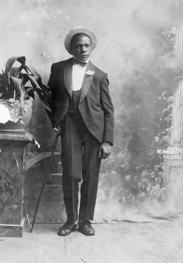 “LatAms don’t call themselves Black. That’s a new thing u U.S.-identified ppl are doing. Stop putting U.S. frameworks on a different culture.” .Late 1800s-early 1900s Argentine “El Negro Raul” as he was called, a dandy-turned-beggar,” popular street figure in Buenos Aires.