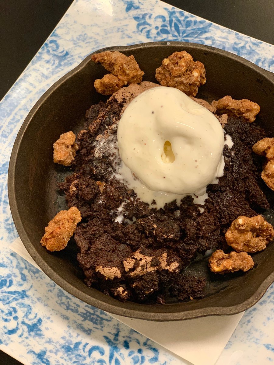 We're launching a new menu on the 10th that includes new #desserts!
🍫 Chocolate Peanut Butter Whiskey Cobbler: flourless cobbler, candied pecans, vanilla ice cream
#dessert #doubletreedelmar #sandiegoeats #sdfoodie #sandiego