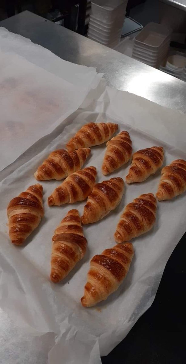 MissMusical101's tweet photo. For my first attempt at cooking them, no soggy bottoms or burnt ones #BreakfastPrep 😁 https://t.co/oOjuPZ353E