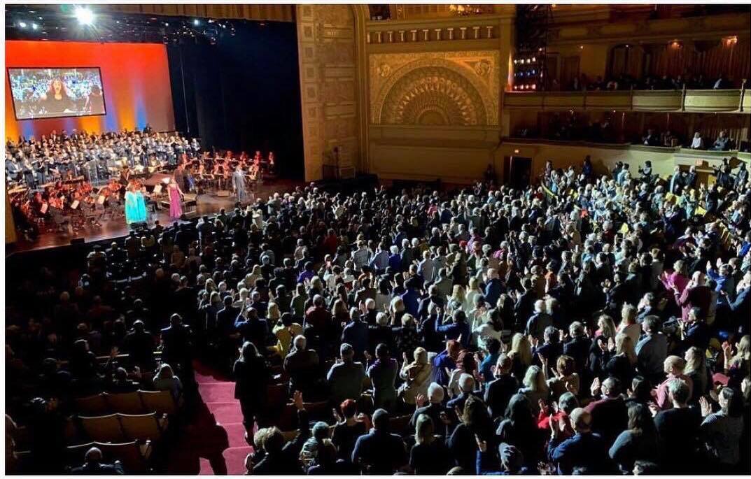 AuditoriumChgo's tweet photo. In the 2007-08 Season, #theAud entrusted a group of enthusiastic patrons to help promote #TooHot around Chicago! This group of #TooHotHotties still exists today, bringing groups of 10+ into our theatre for this special annual tradition. #TooHotChi #TooHot15 https://t.co/ORsdLUF2UT