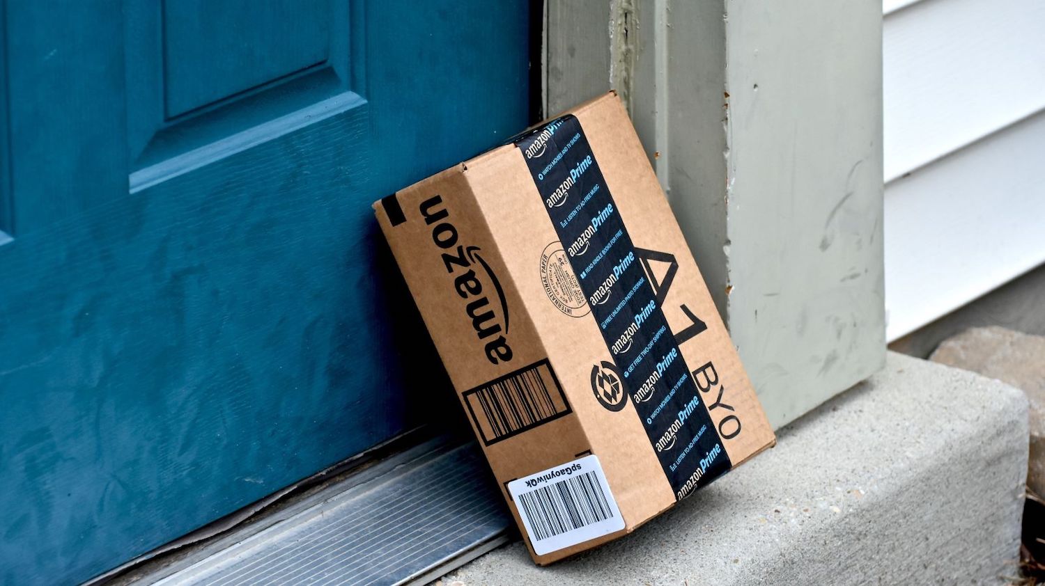 Lifehacker On Twitter Beware An Amazon Scam Where People Use Your Credit Card To Ship Items To Well You Here S How It Works Https T Co Bu9yfatcug Https T Co Uulo8mgu8t