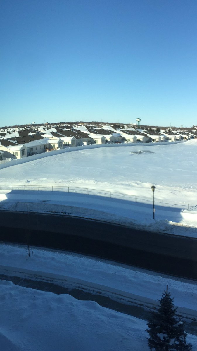 HappyPie23's tweet photo. Beautiful and sunny ☀️ 😎 ☀️ day in Fargo 🥶#fargond #MondayMorning #warmbodyneed #BookingNow #ScreeningRequired #NoBS https://t.co/bZTkkqoUuQ