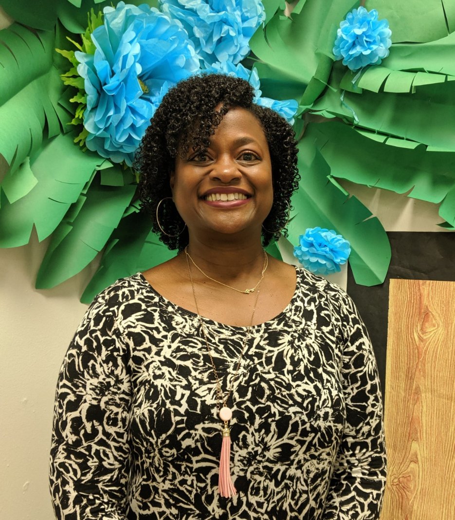 faulkner_ctc's tweet photo. Meet Ms Evans! She's been teaching for 19 years, and has taught as far away as Anchorage, Alaska! She teaches our Teaching and Training class, where students learn to be teachers! Students can earn dual enrollment credit, as well as a CDA certificate! #meettheteachermonday https://t.co/vOns77EfbK