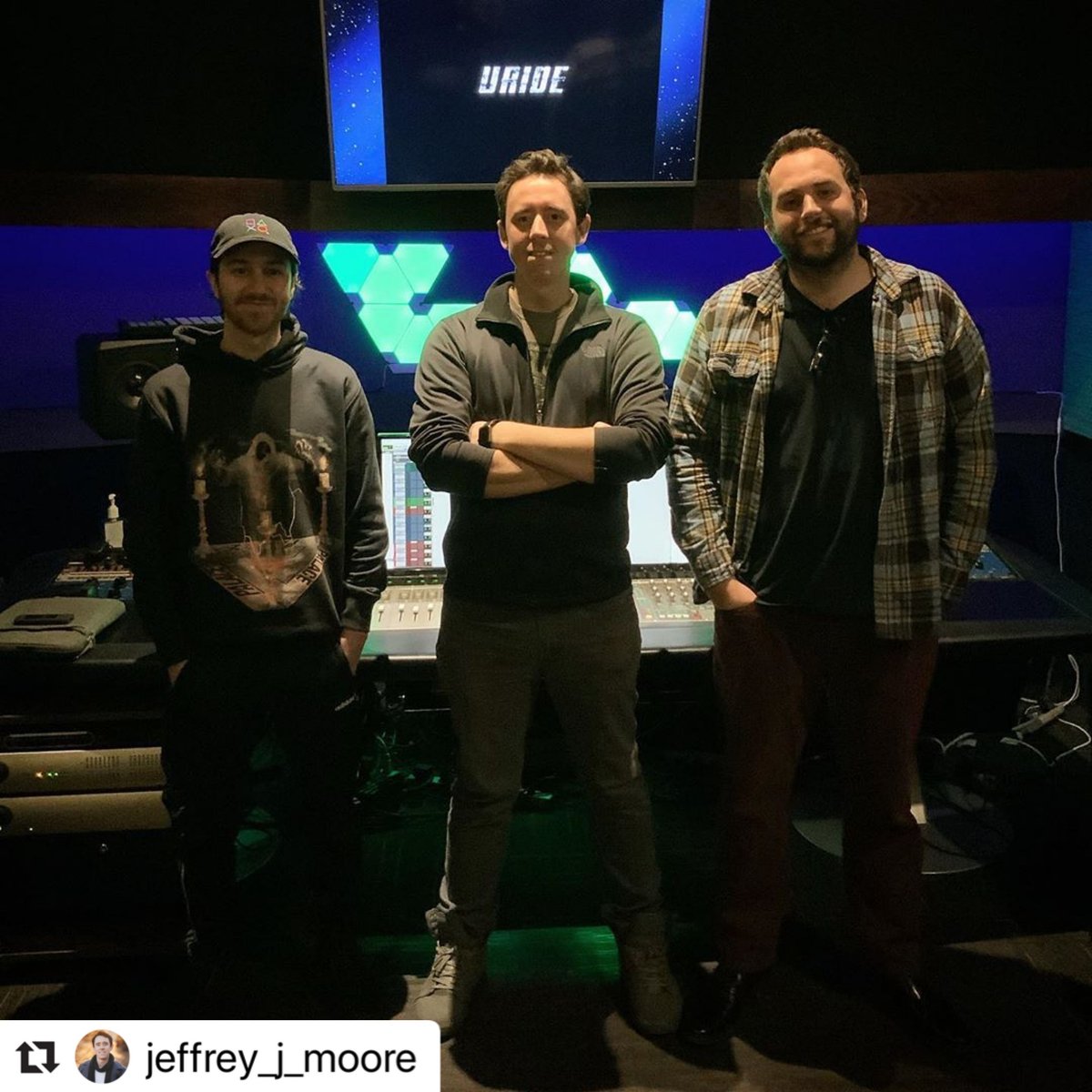 ClearLakeRecord's tweet photo. @jeffrey_j_moore with @maxturbator @merlinwaynans @uride_movie_ and @finalstoppictures wrapping up a 5.1 mix session in Studio B!
.
.
.
#audio #musicstudio #instamusic #CLStudio #ClearLake #recordingengineer #Mastering #indieartist #studiolife https://t.co/gPlPNiQLl1