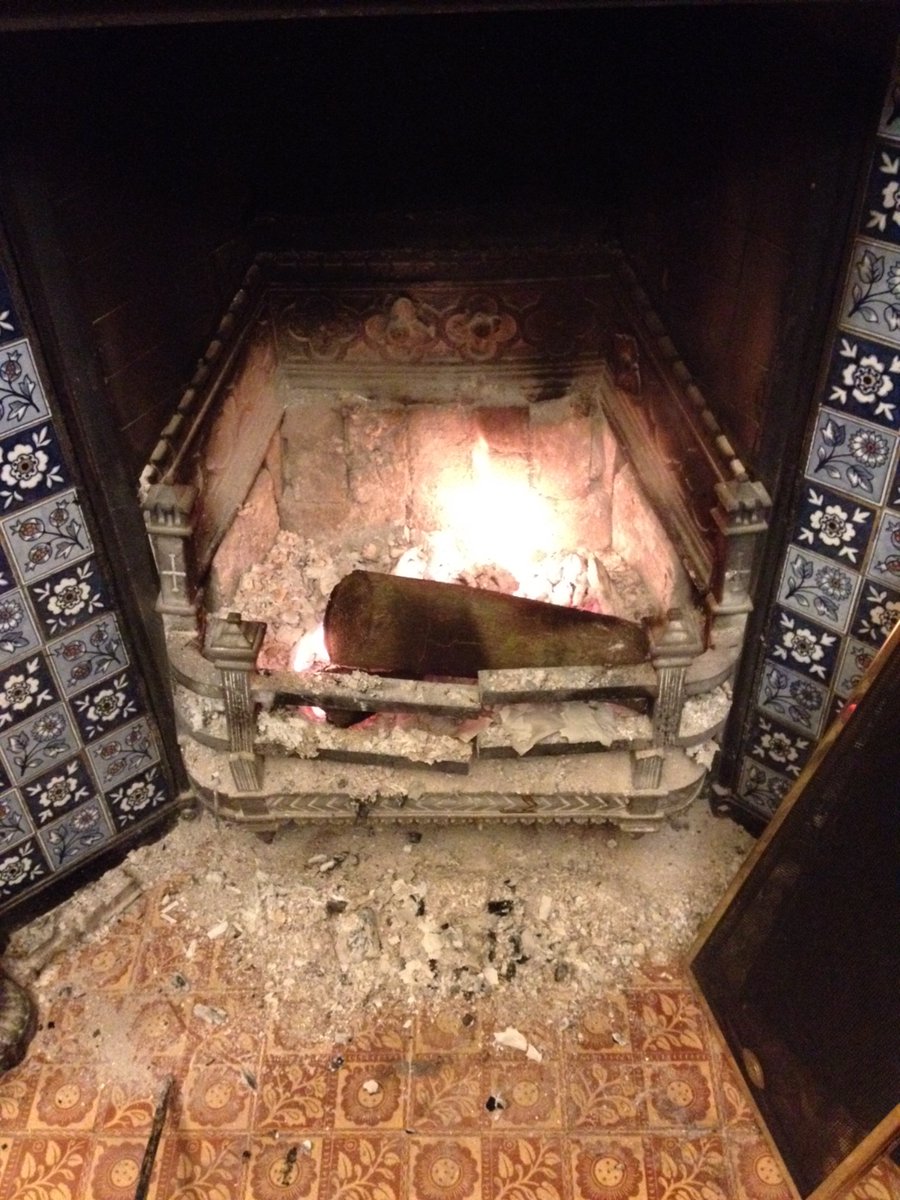 CR_Mirfield's tweet photo. The front door of the House of the Resurrection opens to a large vestibule. We pass through here on the way to church and gather here before meals. From Christmas Eve to Epiphany a bright fire fills this space with light and warmth.
#SomethingUnderstood
#TheHearthWithin https://t.co/VPjrMrE48k