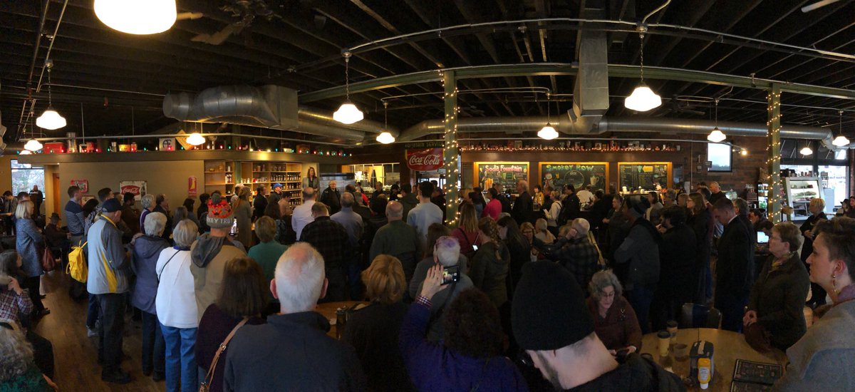 JoeDiver32's tweet photo. Town Hall number 58.  #IA03 @RepCindyAxne https://t.co/UpbZOZxFlH