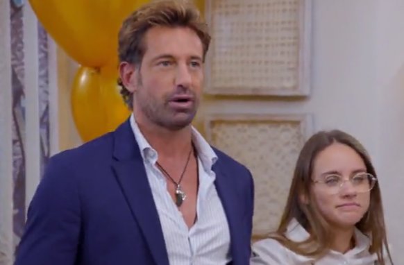 FamilyGSotoArg's tweet image. #Fotos #Capítulo50 #SolteroConHijas Los deseos de Año Nuevo del tío #Nico @gabrielsotoMEX 😍 #TeamNico ❤️ #8
