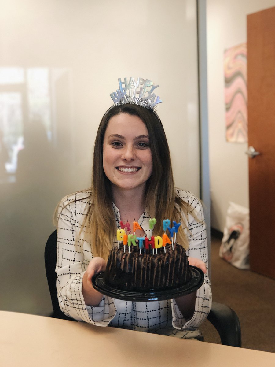 rmagency's tweet photo. ๐Our first birthday of the year! Happiest of birthdays to our sweet Caralynn! You brighten up the office (and our day) with that smile. Hope that cake was as sweet as you! Hereโs to many, many more. ๐๐#AgentsOfGoodness https://t.co/Hb4I6rpgqB