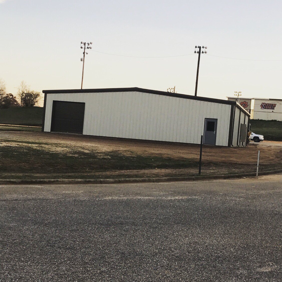 CoachTMHughes's tweet photo. Words can not describe how excited I am about this building being almost completed! This is going to make a world of difference in our athletics at CMS and CCHS. #ctc #ttp #tigersathletics #programbuilding @suptgriffin @ChiltonTigerAth https://t.co/4EDzJS8LMV