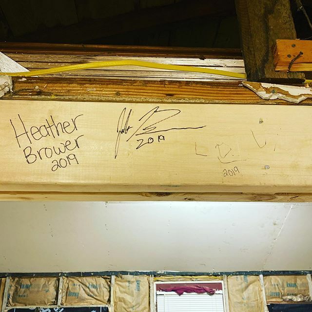 HeatherCirissa's tweet photo. Put our names on the rental before drywall goes up. *we signed last week* 🙃 https://t.co/PNur4B37oX https://t.co/304sVsAAHr