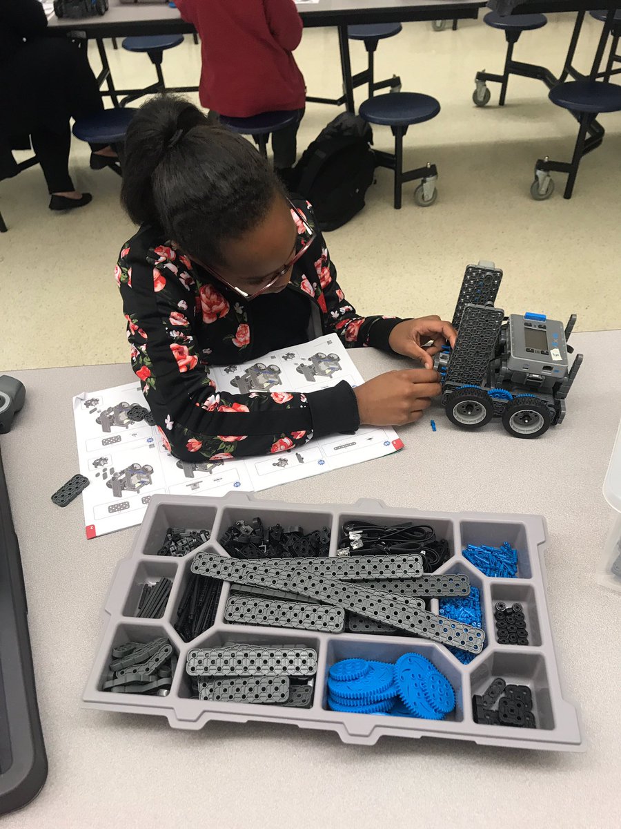 HeatherD_PSD's tweet photo. Girls can do anything with no limits! 
@MercedesBenzUSA @Mattel @ngcproject
#girlshavenolimits @JohnJarmato @PSDRODRIGUEZ @pottstownschool @PADeptofEd @PSAYDN @afterschool4all @MsKelseyHultz https://t.co/pcndT2d8zv