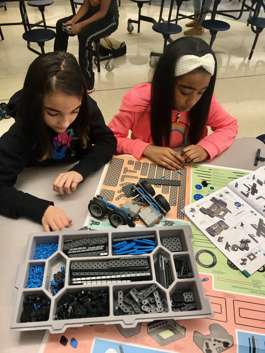 HeatherD_PSD's tweet photo. Girls can do anything with no limits! 
@MercedesBenzUSA @Mattel @ngcproject
#girlshavenolimits @JohnJarmato @PSDRODRIGUEZ @pottstownschool @PADeptofEd @PSAYDN @afterschool4all @MsKelseyHultz https://t.co/pcndT2d8zv