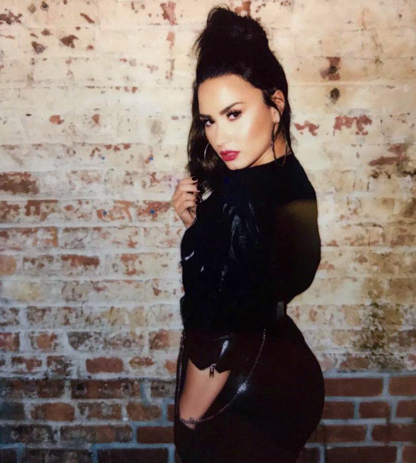 bestsofddlovato's tweet image. 