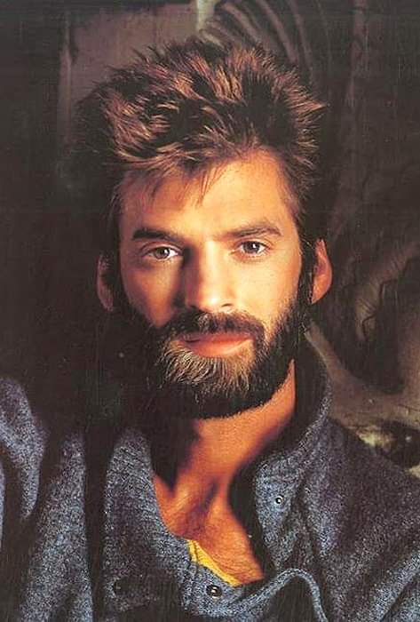 Happy birthday KENNY LOGGINS!
(January 7, 1948) 