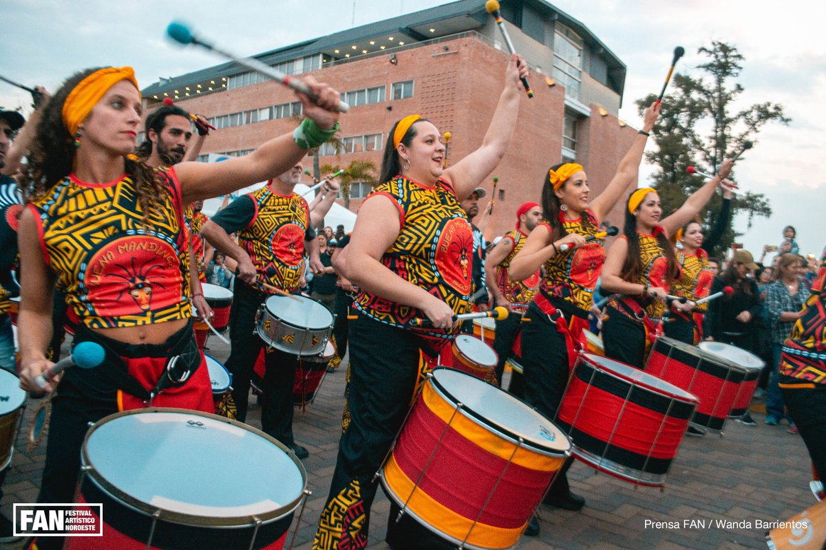 fannoroeste's tweet photo. #ExperienciaFAN #FAN2019 #BuenaMandinga 🥁✨

@munimalvinas https://t.co/1Bu17gHvhx