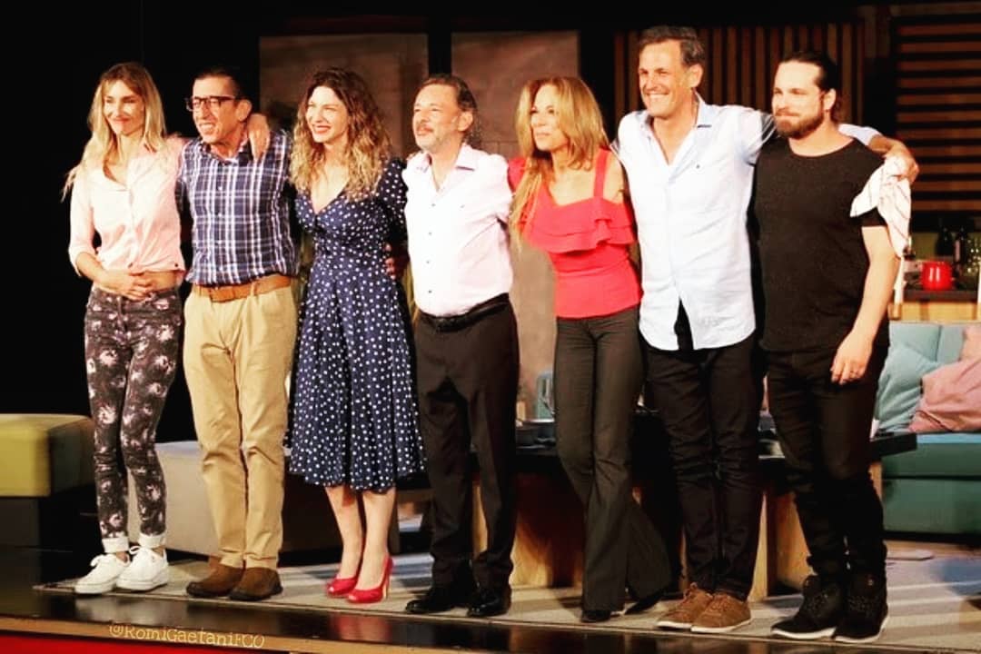 RomiGaetaniFCO's tweet photo. Los ⭐ #PerfectosDesconocidos ⭐ en escena #TeatroMelos #CarlosPaz
@p_desconocidos
#rominagaetani #actriz #actress #artista #artist #teatro #obra #carlospaz2020 #charlypeace #ilianacalabro #fabianvena #paulamorales #alejandromuller #nachogadano #germantripel #protagonistas https://t.co/pgE1yYYl12