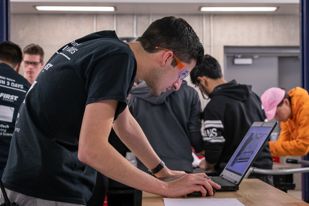 ACE_WindTunnel's tweet photo. These past three days, we've been hosting the Ontario Tech RI3D at ACE Climatic Windtunnel. Students participating in the event can use our state-of-the-art facility and resources to design, build and test a robot in 3 days, given a specific challenge they need to achieve. https://t.co/Xyv57P5Als