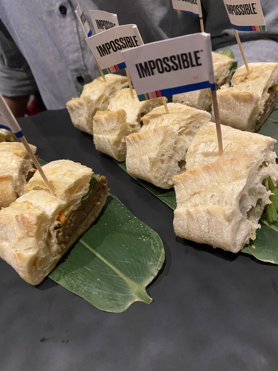 joan_e's tweet photo. I’m at the Impossible Foods presser at #CES2020 and here comes the (fake) pork! #CNETatCES https://t.co/cjt2t7ABTT