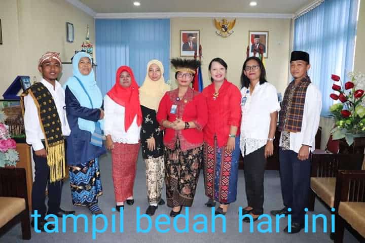 412f4_fako's tweet photo. Khusus hari selasa tampil bedah dgn pakaian adat masing masing daerah, dari sabang sampe Merauke https://t.co/Y68PXWwAr7