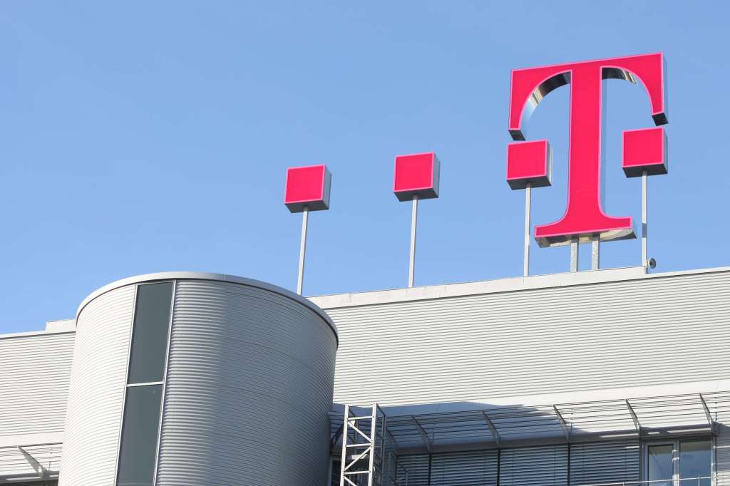 apfelpage_de's tweet photo. #Telekom: Wieder ein GB kostenloses Datenvolumen als #Datengeschenk verfügbar https://t.co/MF2fu41f9L https://t.co/Wk00JF25IZ