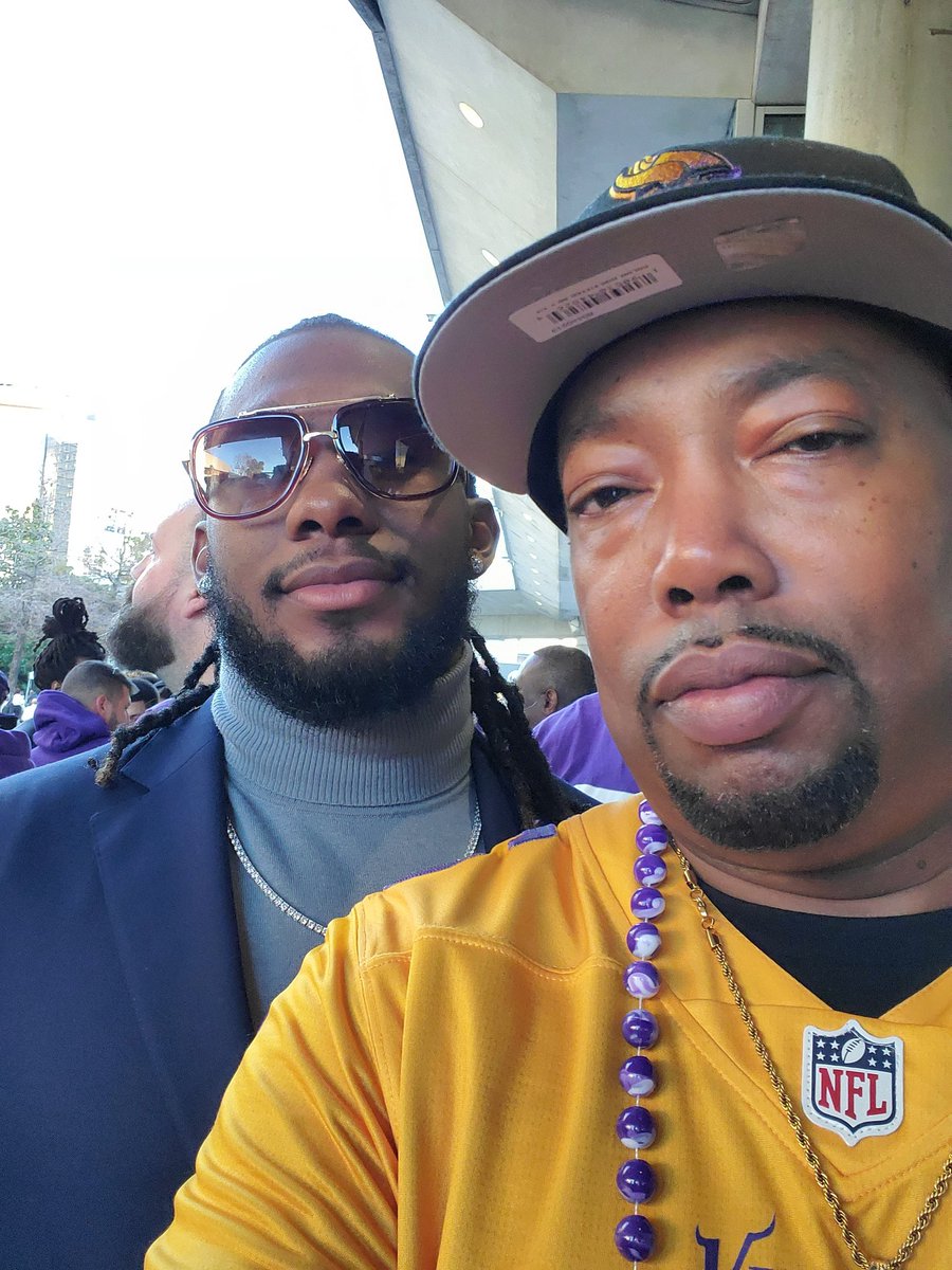 Bossrell's tweet photo. Awesome time yesterday at wildcard game..got a little nervous but the Vikings held strong..now San Francisco's turn #Am25 #Iwanttheirfood2 #BleedBlue #Hazmatt #BePresent #NextLevel #God1st #familythang #DinoStandUp #memories #MinnesotaVikings #Skol #TeamWass #salute #BeatWhiners https://t.co/AnSJX0SPRh