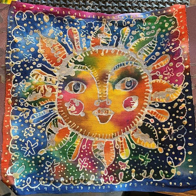 Here’s a beautiful batik sun to brighten your day. 🌞

Amazing artwork by @robert_alejandro.
Photo by <a href="/eely101/">Eleanor Nadal-Wei</a>. ift.tt/2ZYF4OI