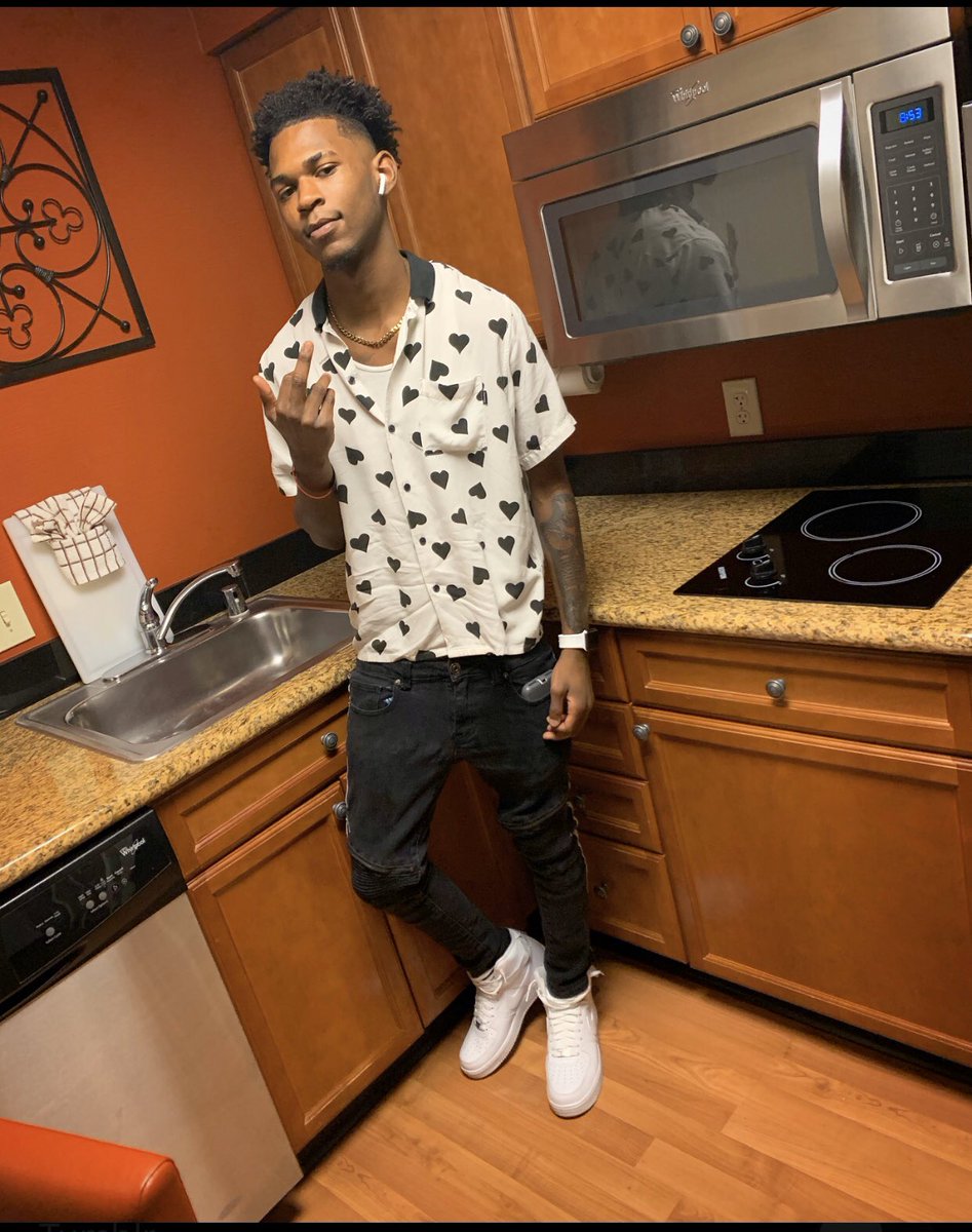 shelovque's tweet photo. CloutBoyQue 🤩🔥 #LLB🖤 #LLGH🌟 #FreeGwaup💉 #FreeLockboy😈 https://t.co/UwVLIOhitl