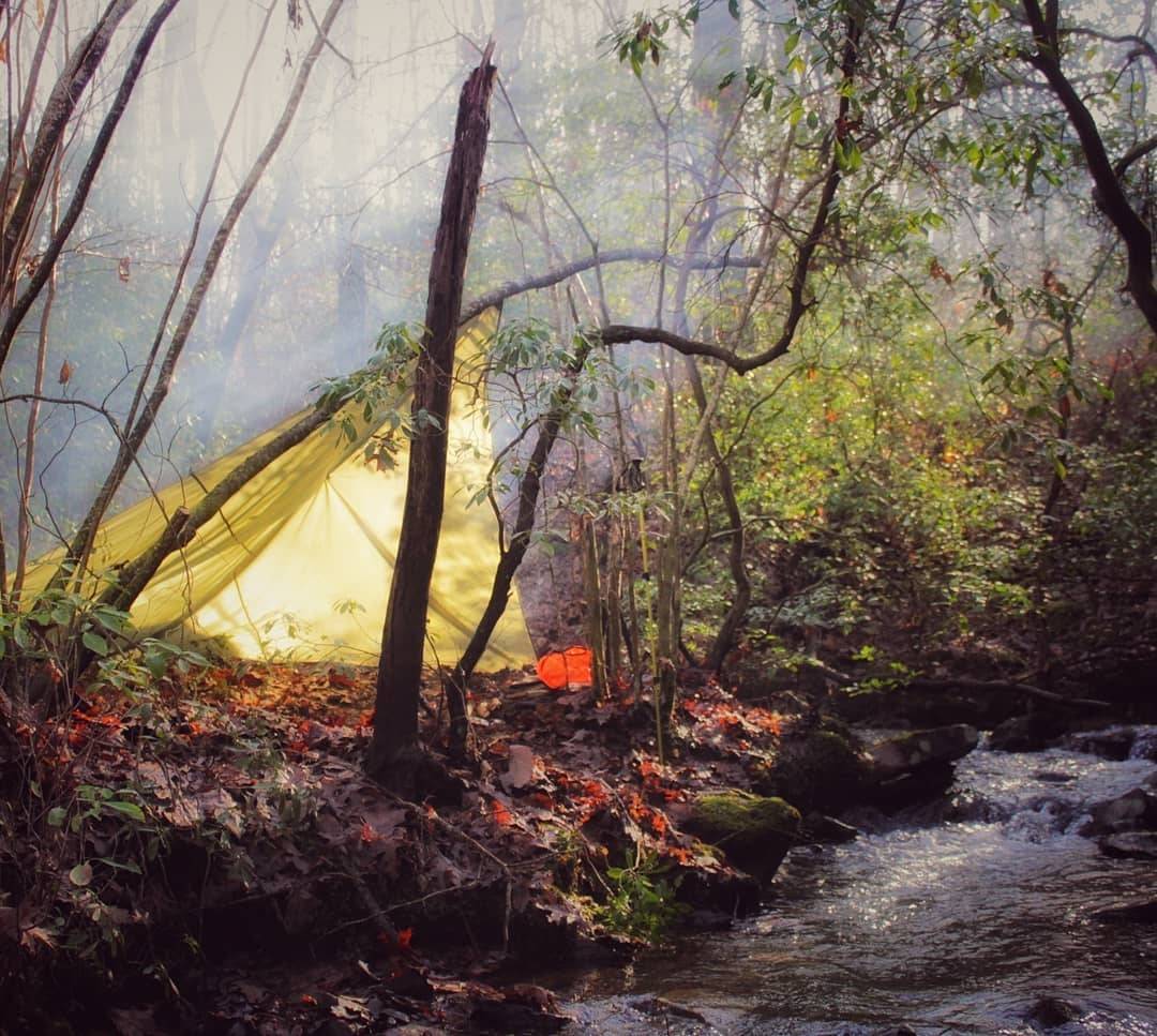 We'd set up camp here too.
.
.
#Repost @honeycutt.outdoors
• • • • • •
Set up camp next to a beautiful creek. #bushcraft #bushcrafter #bushcraftlife #bushcraftusa #woodsman #outdoorsman #wildernessskills #campfire #mountainlife #camp #shelter #outdoorslife #adventure