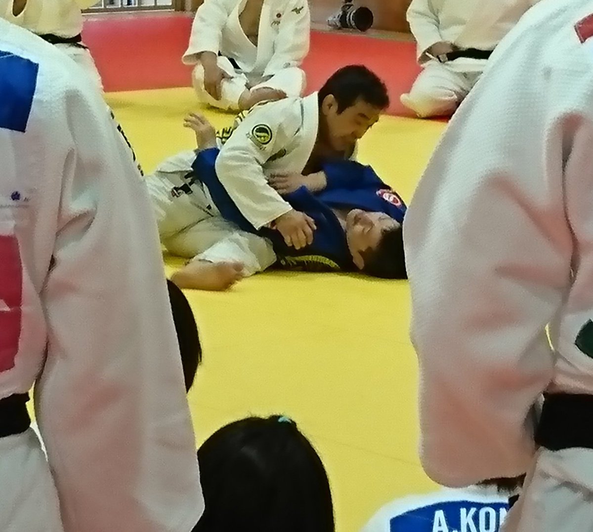 judobbm's tweet photo. 全日本女子強化合宿。本日は柔術家・中井祐樹氏による寝技の講習が行われています。 https://t.co/4awtDwwFbw