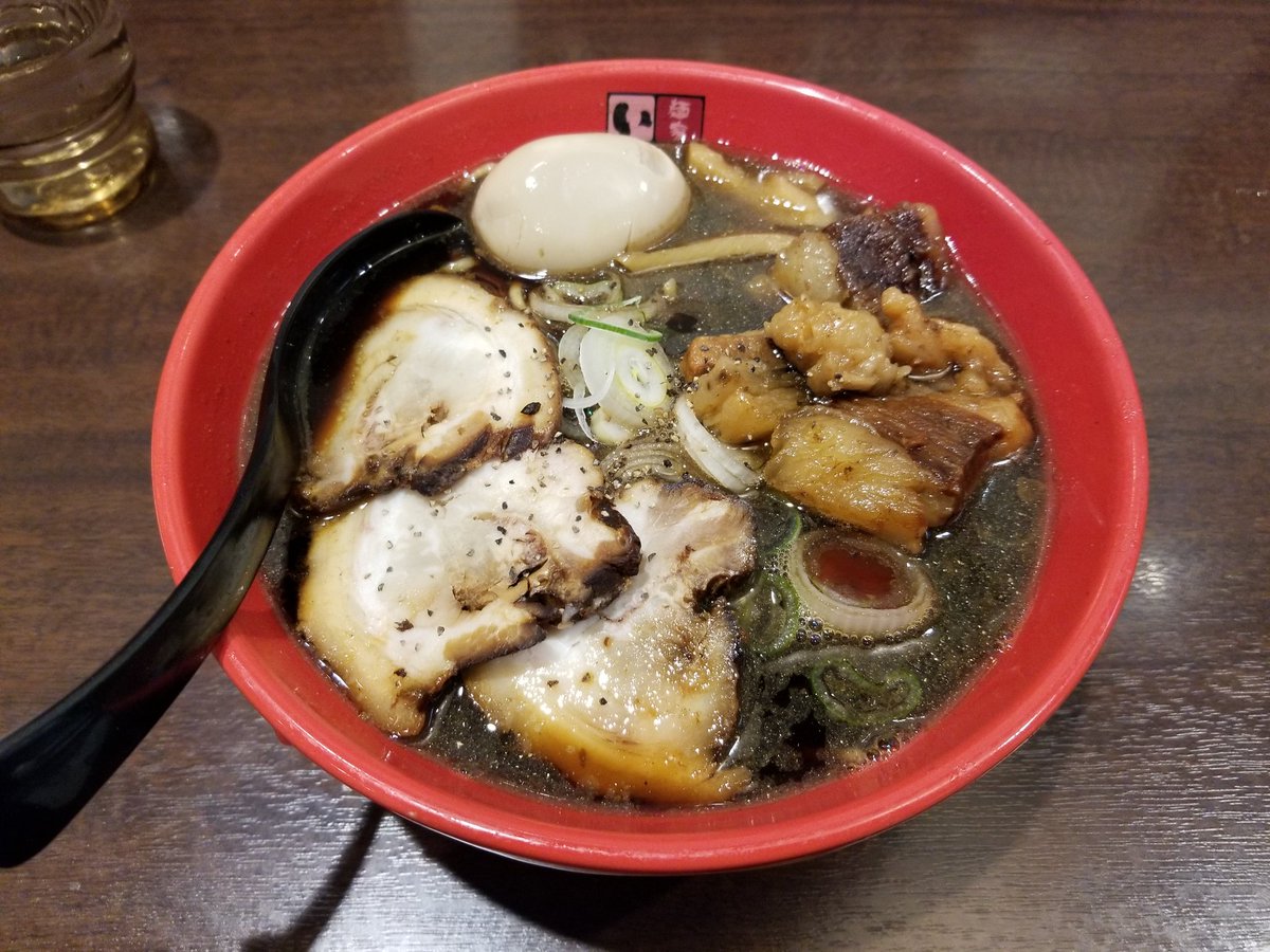 富山ブラック麺家いろは