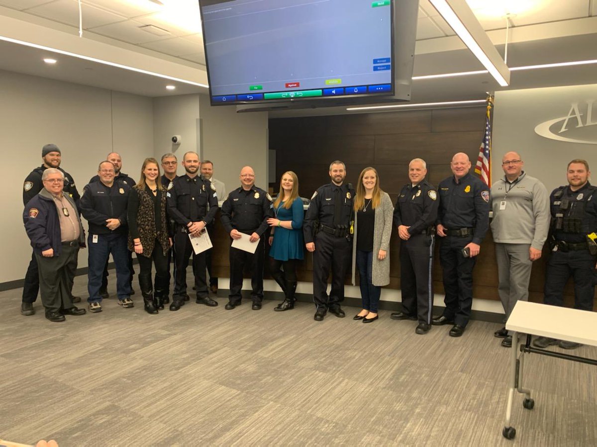 AltoonaPD_Iowa's tweet photo. @CityofAltoonaIA Mayor ProTem Jeremy Boka had some swearing in to do. Congrats to Council Lady @eburnsthompson @JaredOgbourne AFD Deputy Chiefs &amp; APD Sgts  @abernatr @Lybarger271 @APDsmith280! @apdstallman @LtWilson252 #service #community #altoonaia #altoonapd @deanroconnor https://t.co/qLcf1vnnBk