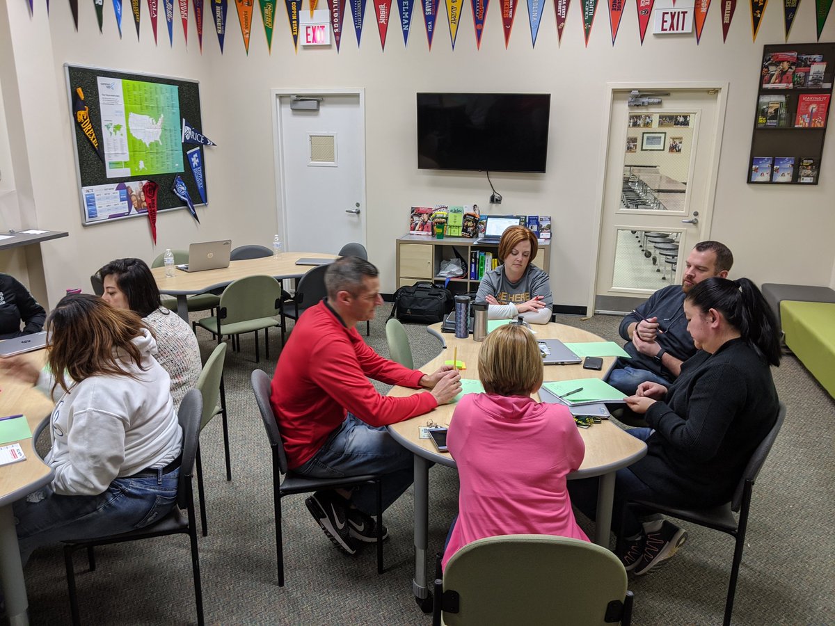 WVCounselors's tweet photo. Great collaborative learning today with the counseling department. What are our best practices to support students when they struggle? How can counselors advocate for our students? #204Learns #FutureReady204 https://t.co/OvjD0OufW1