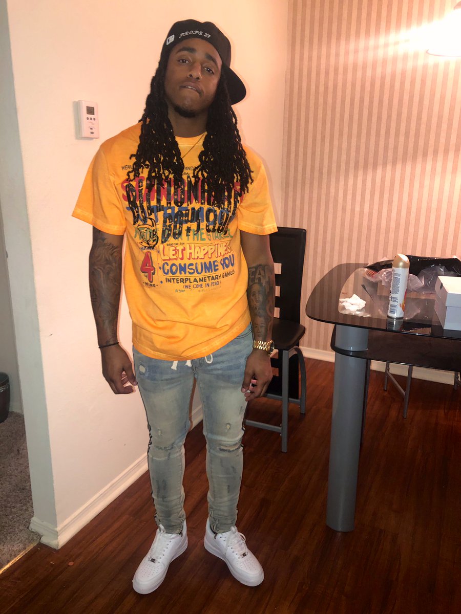 Terio_27's tweet photo. got niggas that’s coming & niggas that’s going Idk how to feel, i tf Toe get that wheel ? man that shit give me chills 🥶🥺 #FreeToe #PROPSENT❤️ https://t.co/TrAlYyOkzV