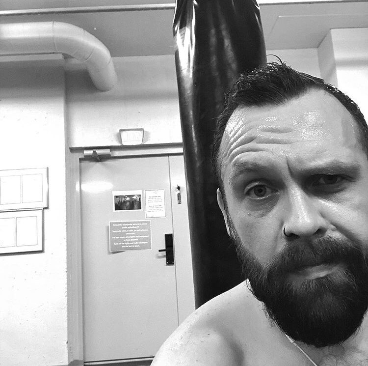 Theytravelling1's tweet photo. Sorry Twitter, got barred from Facebook for 24 hours. Turning to you for attention please 😁 #GymSelfie #gaybeard #bored https://t.co/HwORbNtC4Z