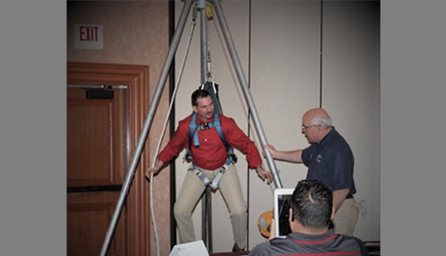 acculynx's tweet photo. National Roofing Contractors Association will offer fall-protection course at #IRE - https://t.co/Rn8Jeg4pyn @NRCAnews #roofing #roofers #rooftraining #IRE2020 https://t.co/TKTG8NRy9c