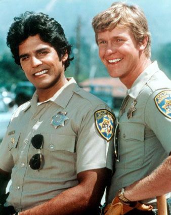 pirunguito's tweet photo. Los actores Poncharello y Baker  juntos 40 años después por la serie “CHIPs: Patrulla Motorizada”. https://t.co/BAH1vpzFuG