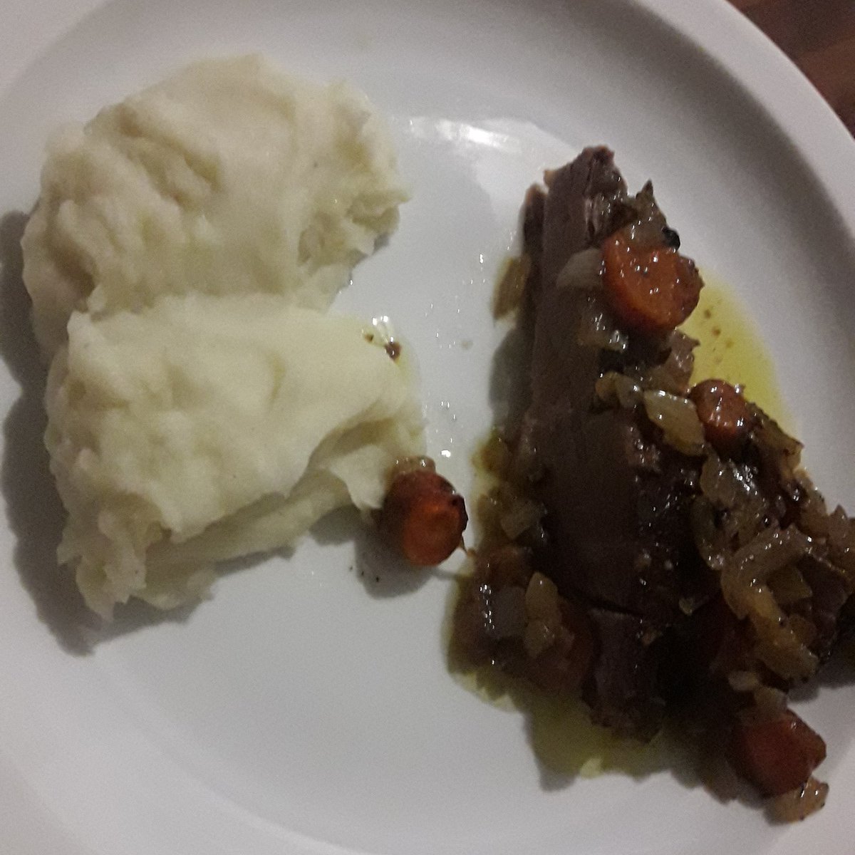 sandrapchao1's tweet photo. A la merd la dieta... hoy me cocinaron... el mejor chef... tapa de asado al horno... de ruculovich... 🤤❤😘 #NOCOCINOMAS https://t.co/rOw89hb4rM
