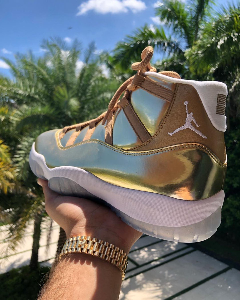 all gold jordan 11