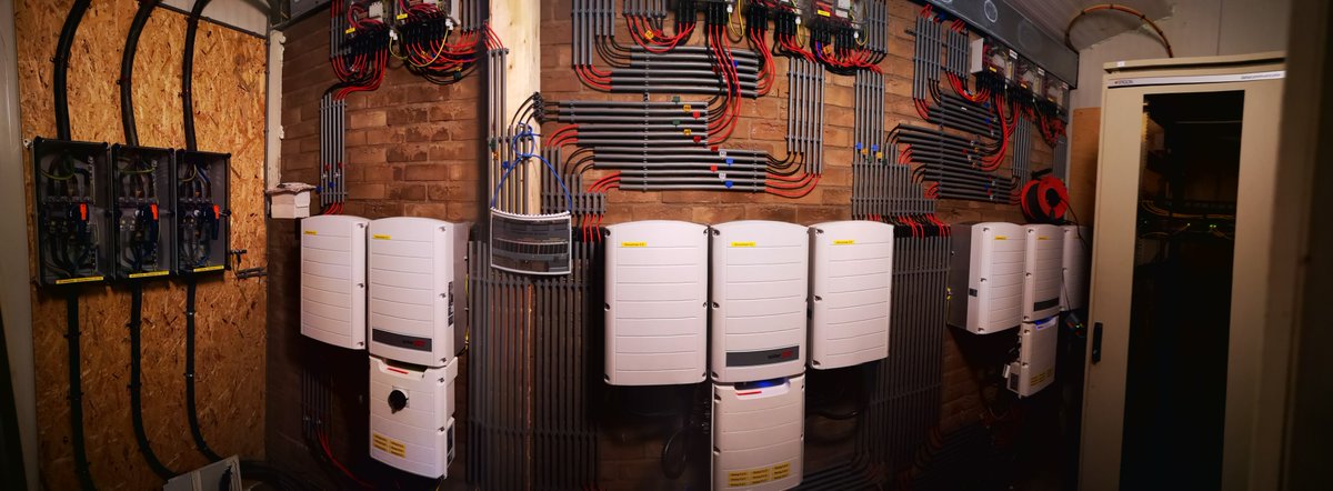ZONUZON's tweet photo. Commercieel pv systeem opgeleverd! Goed voor bijna 300.000 kWh per jaar! https://t.co/rnAsu6ho6c
