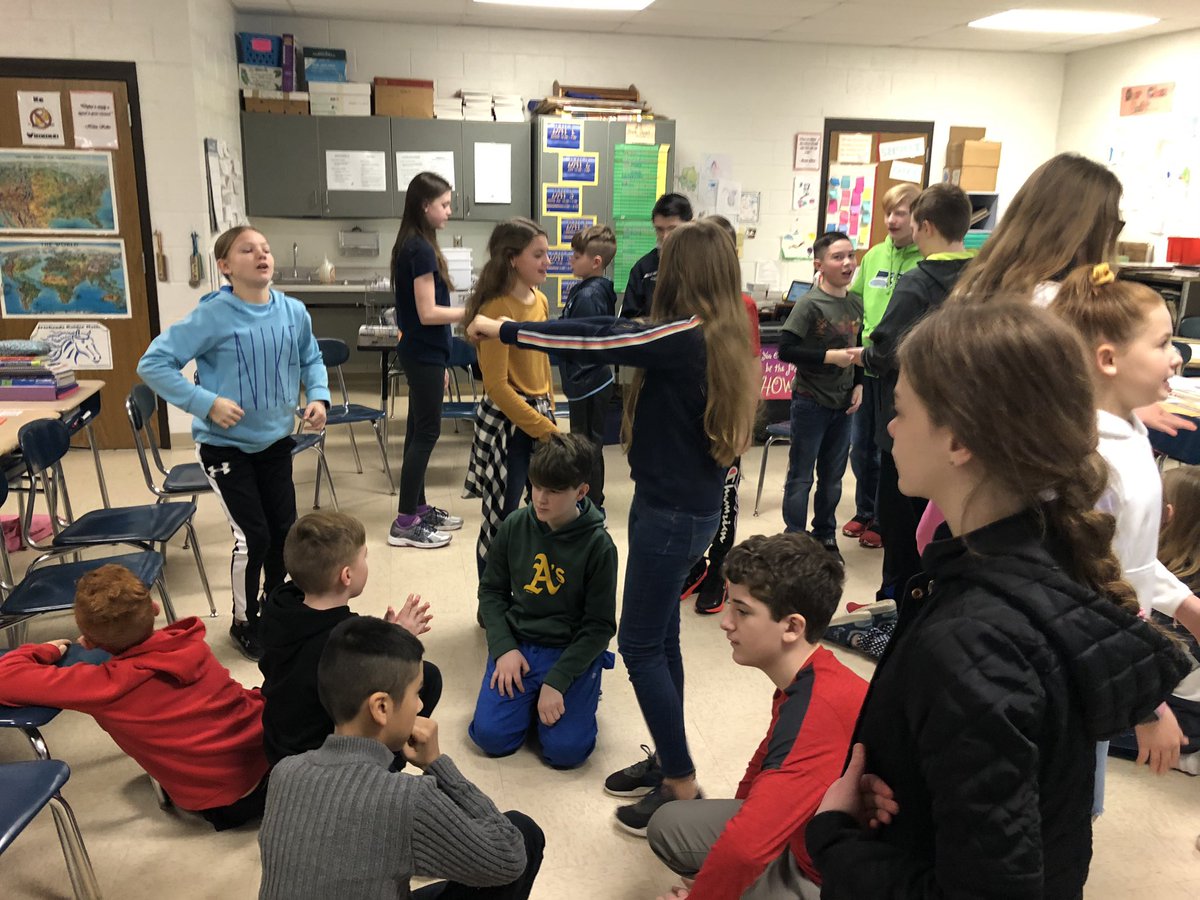 MrsFravel's tweet photo. Some back to school morphing for our Author’s Purpose review! Eggs, chickens, dinosaurs, superheroes, &amp; smarty-pants! @SPrivetts #IS_groundbreakers #ISinnovators #ExploreEmpowerExcel https://t.co/k7AXa3P5xr