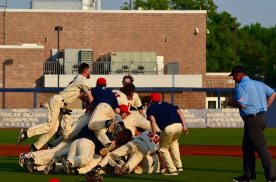 Bmac_baseball's tweet photo. Fortunate, happy, and committed! I am proud and excited to announce my verbal commitment to continue my education and baseball career at Shenandoah University. I can’t wait and want to give a special thanks to everyone who has helped me along my journey. @KRBaseball1 @SUHornetsBB https://t.co/IlapahfyjF